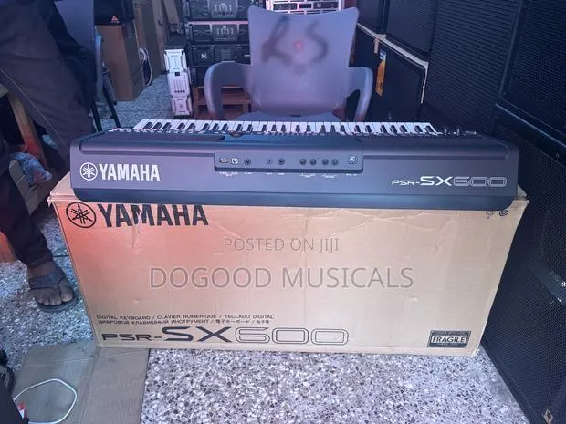 Yamaha Psr-sx600 Keyboard · Photo 1