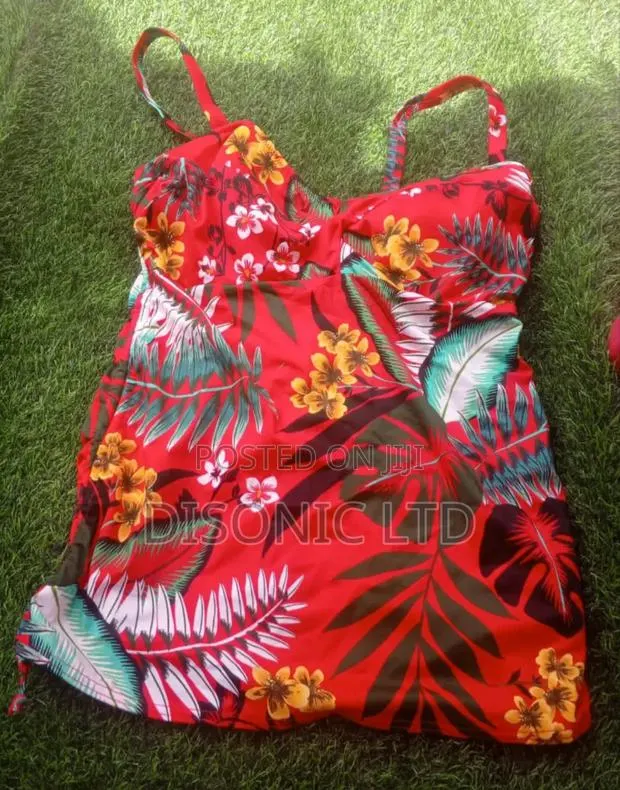 Ladies Sweaming Bikini · Photo 1