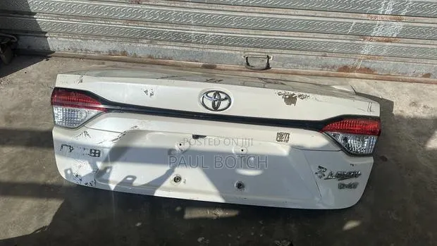 2020,2021,2022,2023,2024,2025 Toyota Corolla Boot/Trunk · Photo 1