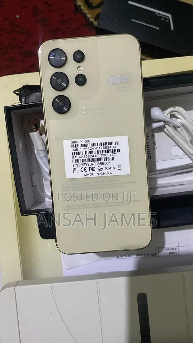 New Mobile Phone 1 TB Gold · Photo 1