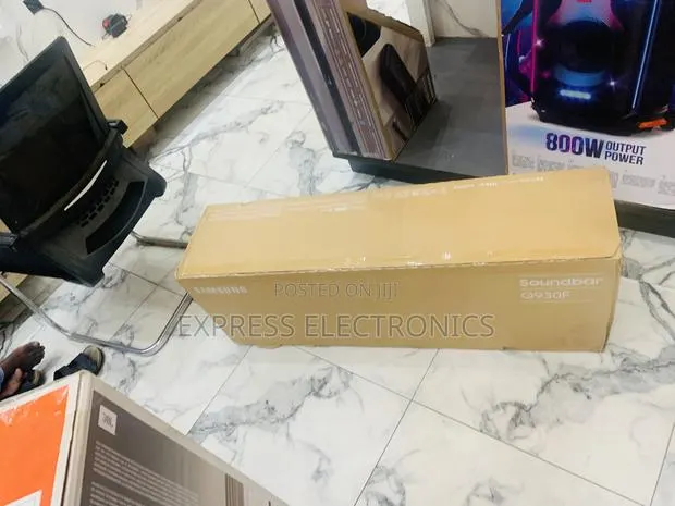 Ultra Sleek Sound System Q930f Samsung · Photo 1