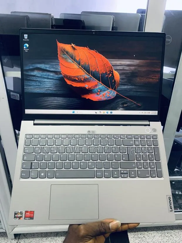 Laptop Lenovo ThinkBook 15 16GB AMD Ryzen 3 SSD 256GB · Photo 1