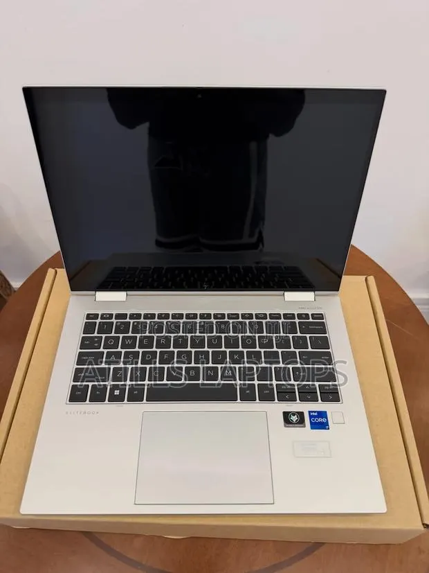 Laptop HP EliteBook x360 1040 G9 16GB Intel Core i7 SSD 512GB · Photo 1