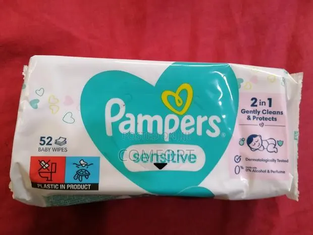 Pampers 2-in-1 Sensitive Baby Wipes · Photo 1