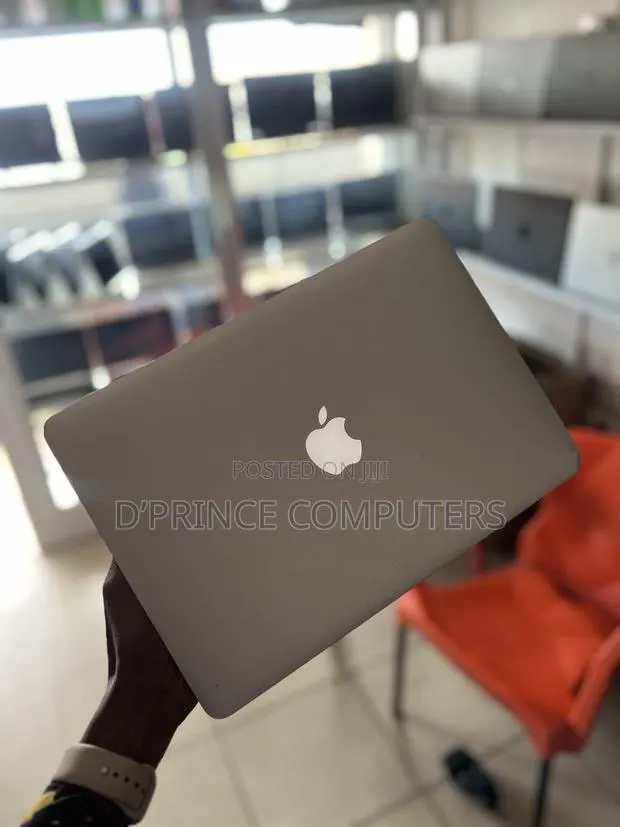 Laptop Apple MacBook Air 2013 4GB Intel Core i5 SSD 128GB · Photo 3