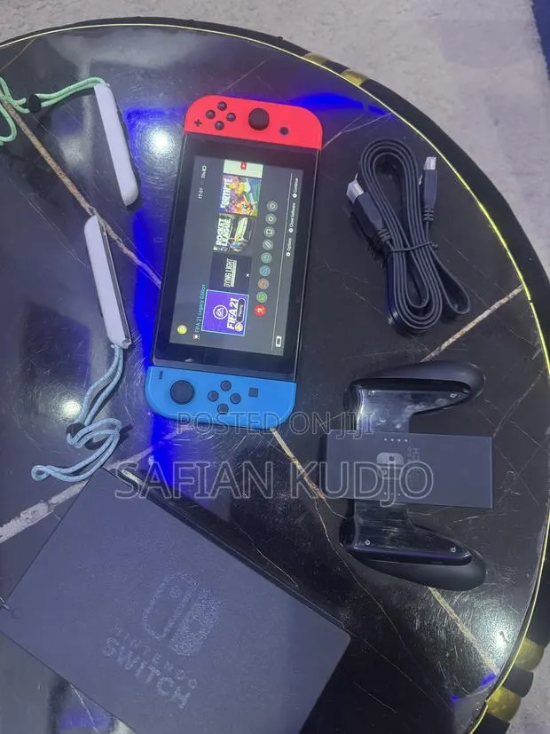 Nintendo Switch · Photo 1