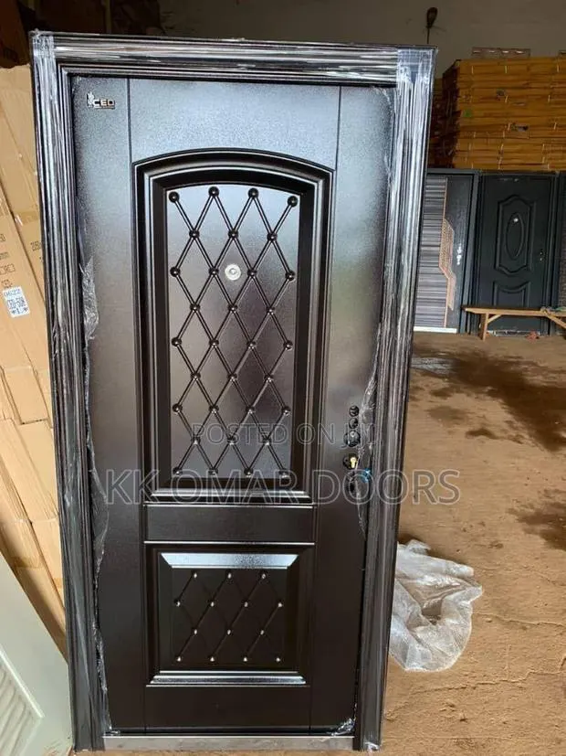 Single Door · Photo 1