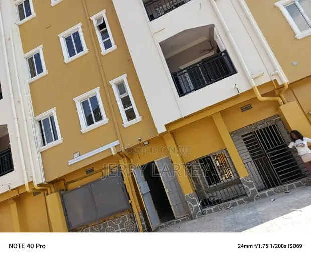 3bdrm Apartment in Dansoman Snitt Down for rent · Photo 1
