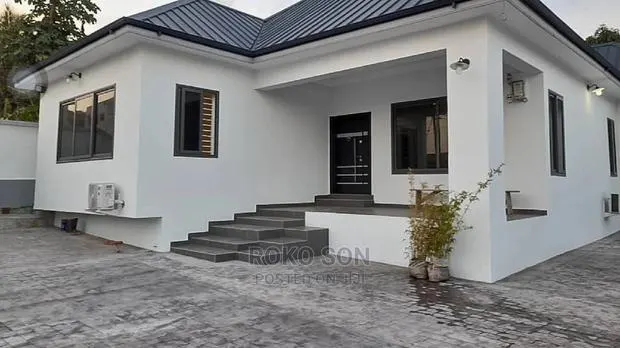 4bdrm House in Dr Roko, Ashomang Estate for sale · Photo 1