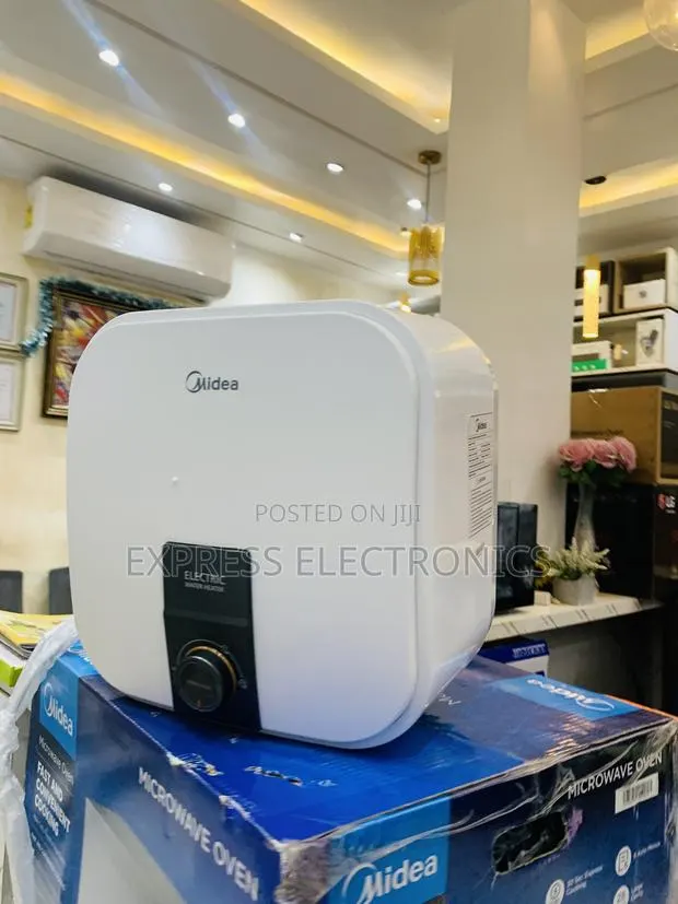 Zealous Sleek Midea 30 LTRS Water Heater (D30-20vd) · Photo 1