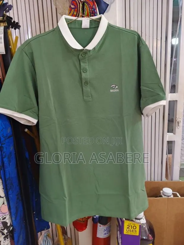 Lacoste and Roundneck T’Shirts · Photo 1
