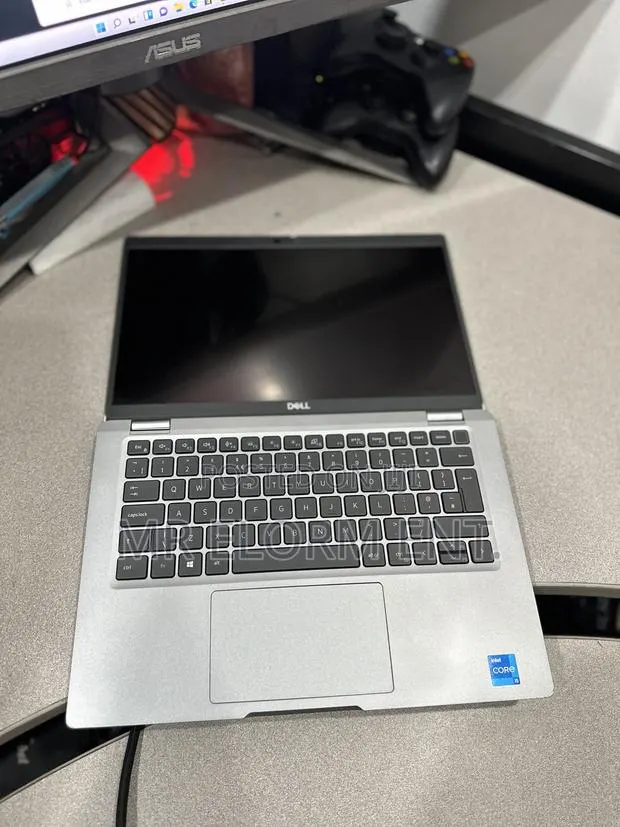 Laptop Dell Latitude 5320 16GB Intel Core i5 SSD 256GB · Photo 1