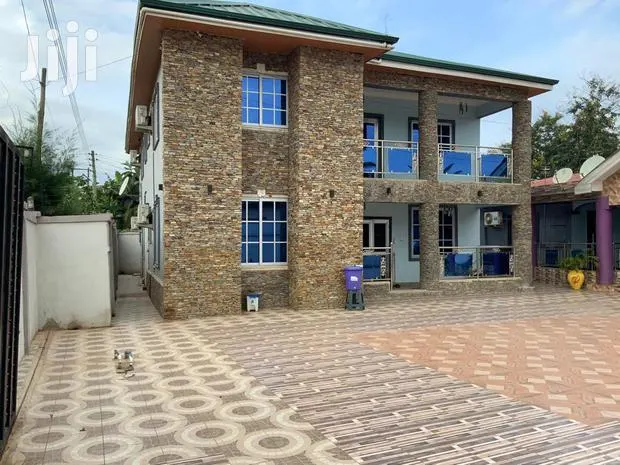 Furnished 10bdrm House in Bronko Housing, Ahanta West for rent · Photo 1