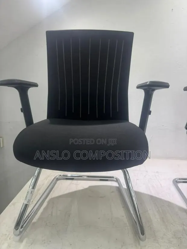 Black Executive Waiting Chair · Photo 1