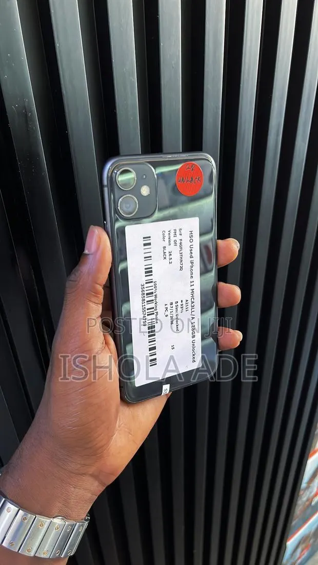 Apple iPhone 11 128 GB Black · Photo 1