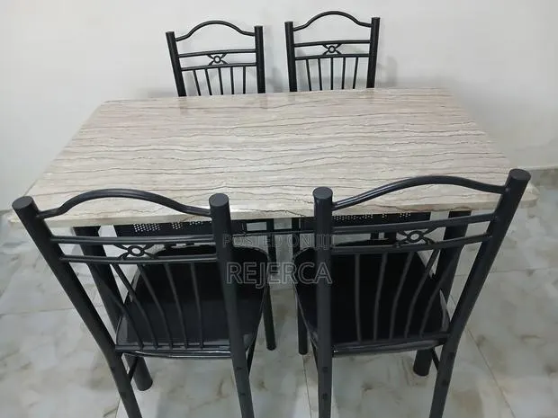 Affordable Dinning Table With 4 Chairs · Photo 1