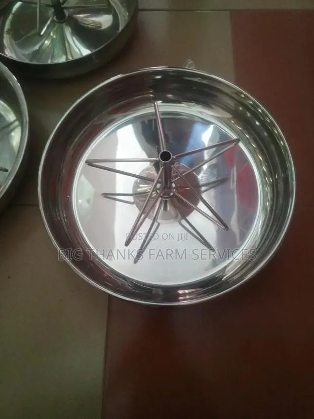 Piglet Feeding Bowl · Photo 1