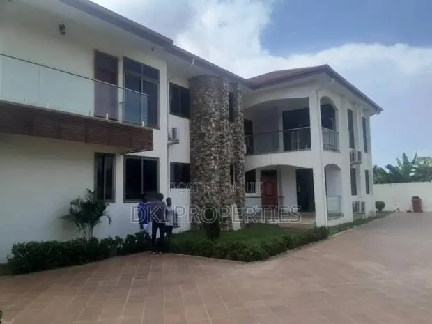 8bdrm House in Dki Properties, Community 25 for sale · Photo 1
