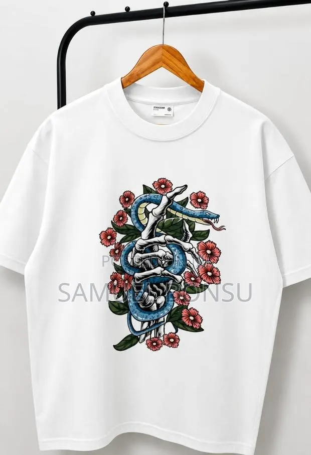 Fashionable T-Shirt for Sale · Photo 1