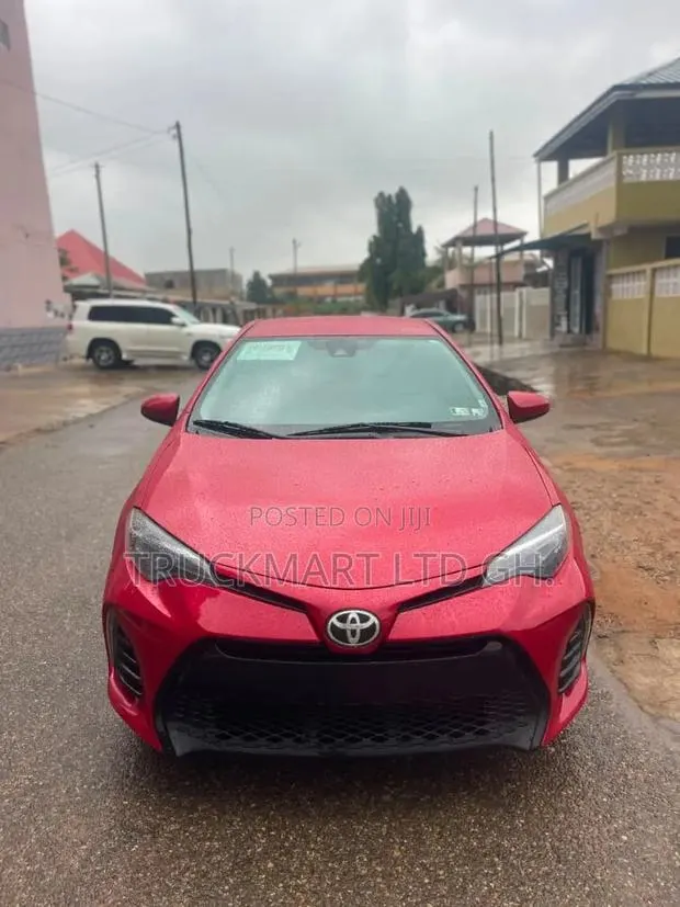 Toyota Corolla LE Eco (1.8L 4cyl 2A) 2018 Red · Photo 1