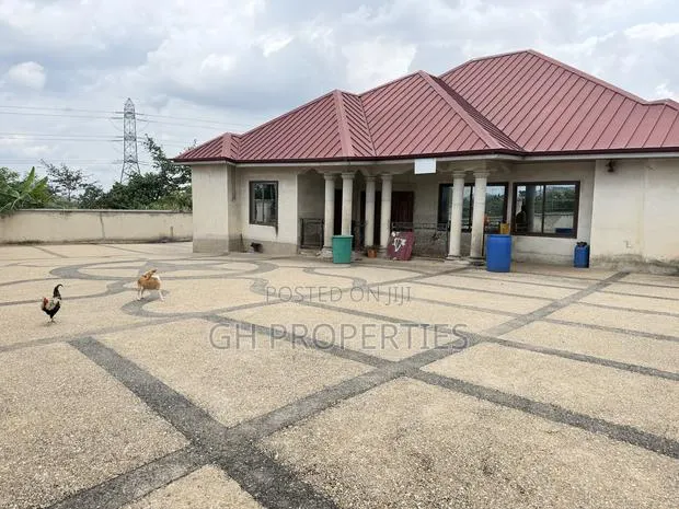 4bdrm House in Ejisu Kwamo, Kumasi Metropolitan for sale · Photo 1