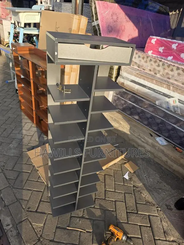 Shoe Rack With a Top Pull-Out Drawer (127*22*40cm) · Photo 1