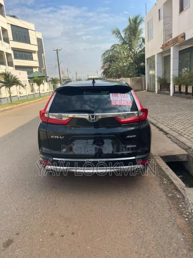 Honda CR-V Touring AWD 2018 Black · Photo 1