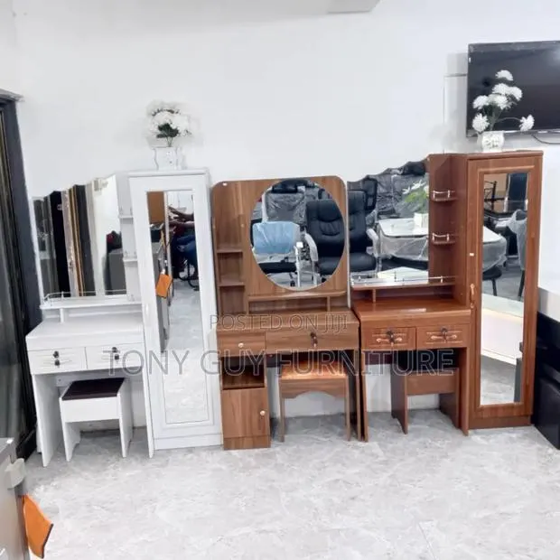 Dressing Mirror With a Side Wardrobe · Photo 1