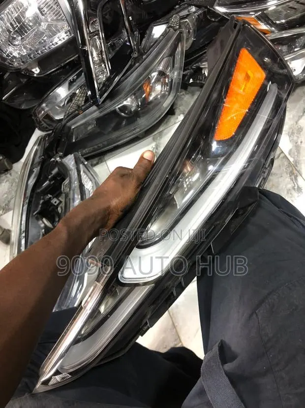 2020 Hyundai Santa Fe HeadLight (Top Light)(Foreign Used – Premium OEM · Photo 1