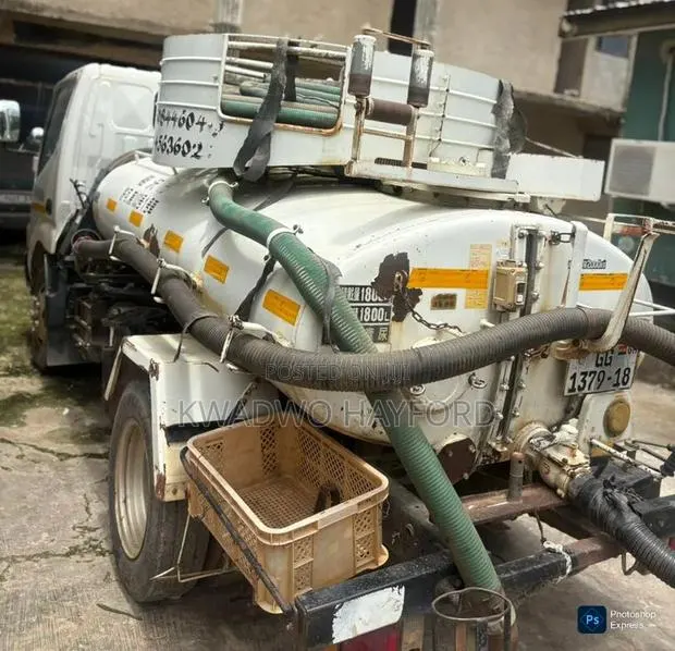 Strong Toilet Car · Photo 1