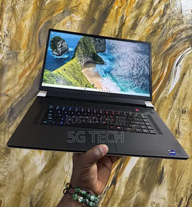 Laptop Alienware X17 R2 24GB Intel Core i9 SSD 1T · Photo 1