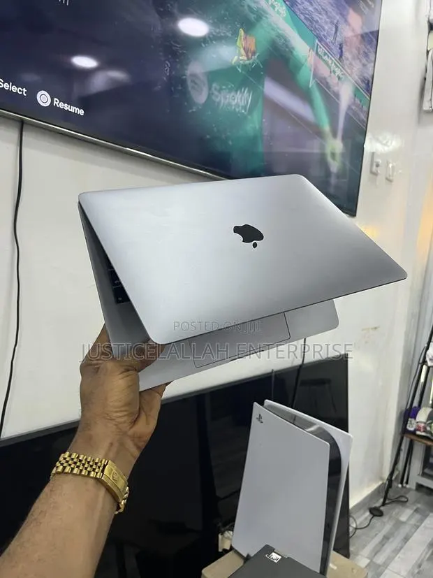 Laptop Apple MacBook Pro 2017 8GB Intel Core i5 SSD 256GB · Photo 1