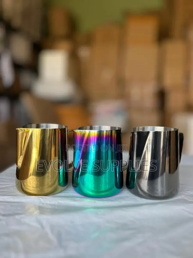 600ml Coloured Milk Pitchers · Photo 1