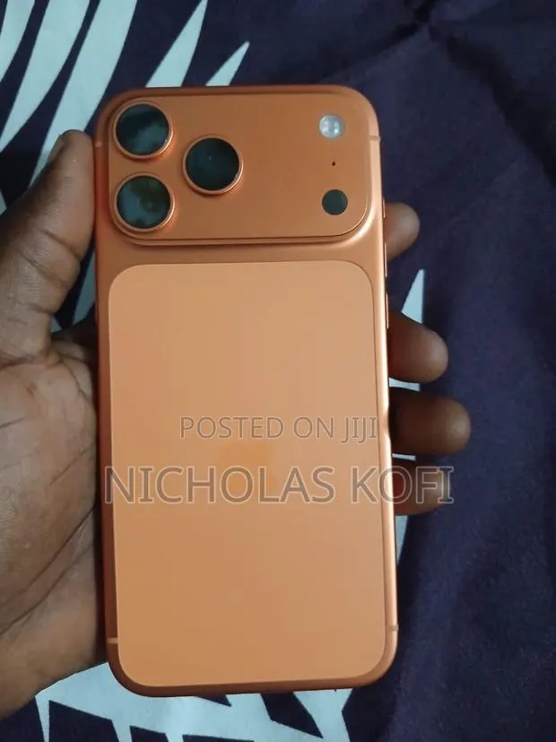 Apple iPhone 17 Pro Max 256 GB Orange · Photo 1