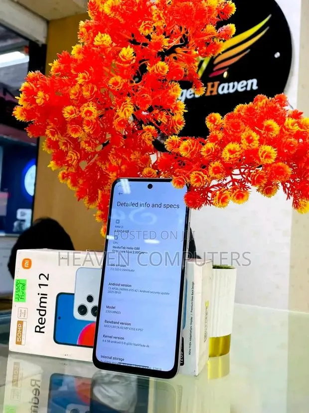 New Xiaomi Redmi 12 128 GB Silver · Photo 1