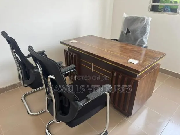 Wooden Executive Office Desk( Set) · Photo 1