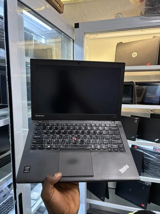 Laptop Lenovo ThinkPad X240 8GB Intel Core i5 SSD 128GB · Photo 1