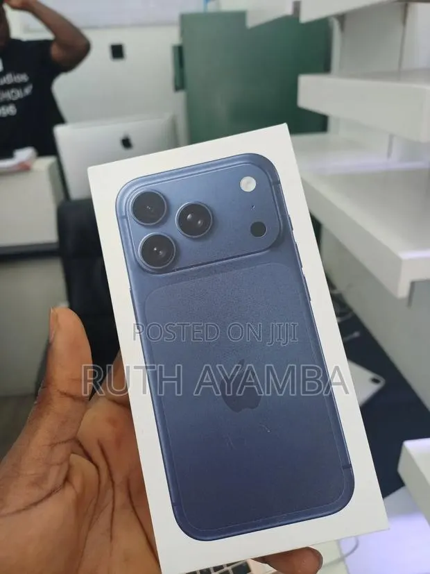 New Apple iPhone 17 Pro 256 GB Blue · Photo 1