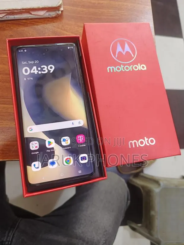 New Motorola Edge (2024) 256 GB Black · Photo 1