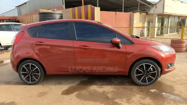 Ford Fiesta 2020 Maroon · Photo 1