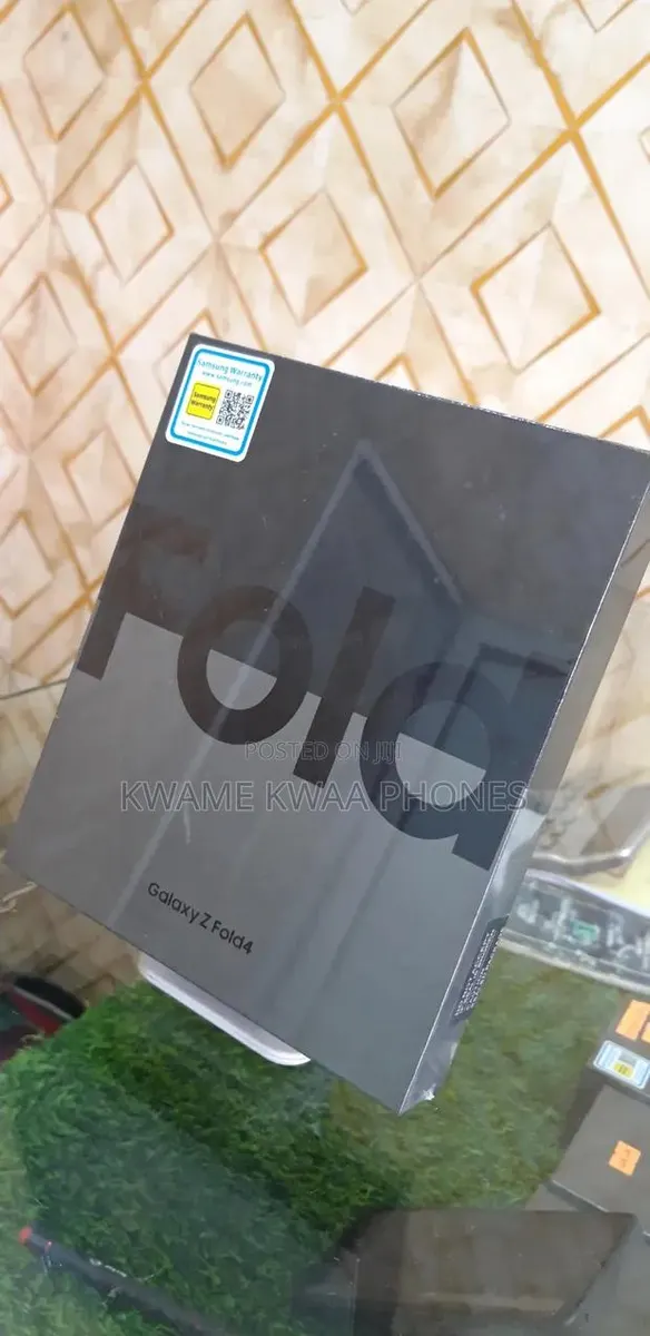 New Samsung Galaxy Z Fold4 256 GB Bronze · Photo 1