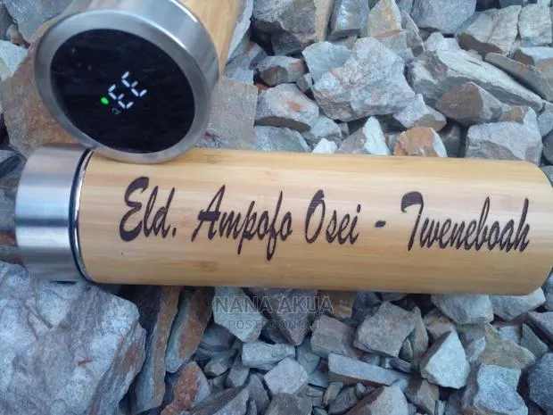 Bamboo Vacuum Flasks Customised · Photo 1