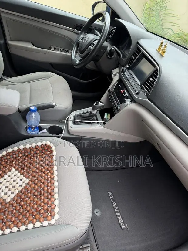 Hyundai Elantra SE Sedan FWD (2.0L 4cyl 6M) 2017 Blue · Photo 1