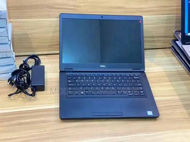 New Laptop Dell Latitude 7390 16GB Intel Core i7 HDD 256GB · Photo 1