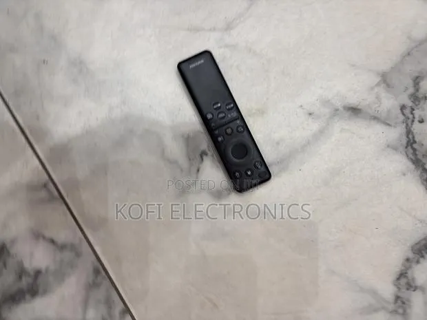 Quality Samsung Solar Voice Remote · Photo 1