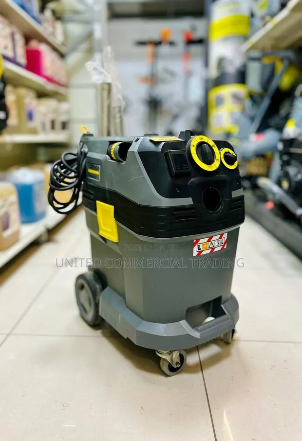 Karcher Wet-Dry Vacuum Cleaner · Photo 1