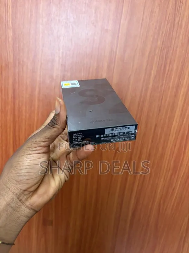 New Samsung Galaxy S22 5G 128 GB Pink · Photo 1