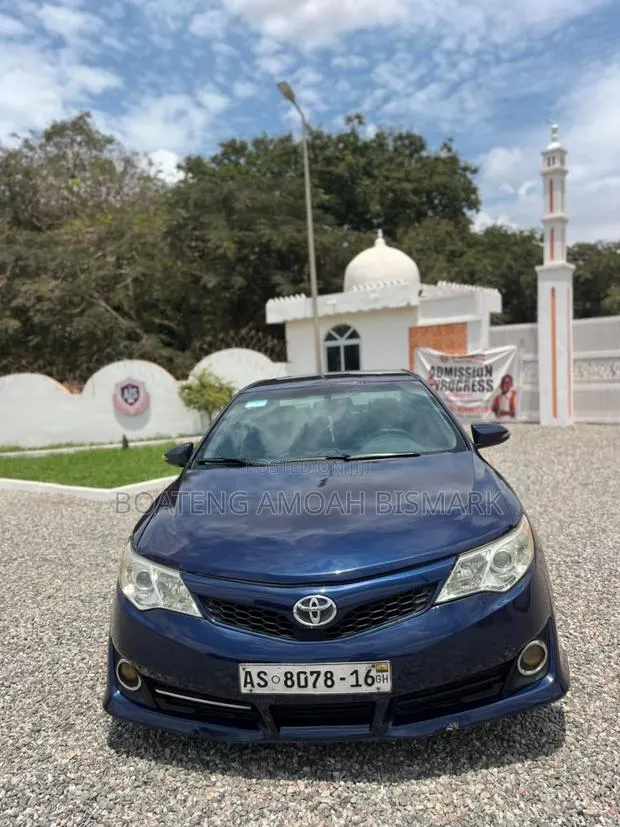 Toyota Camry 2014 Blue · Photo 1