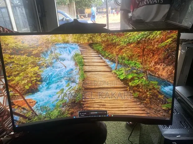 Samsung Odyssey G5 Gaming Monitor · Photo 1