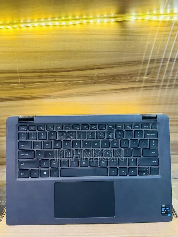 Laptop Dell Latitude 7410 16GB Intel Core i7 SSD 256GB · Photo 1